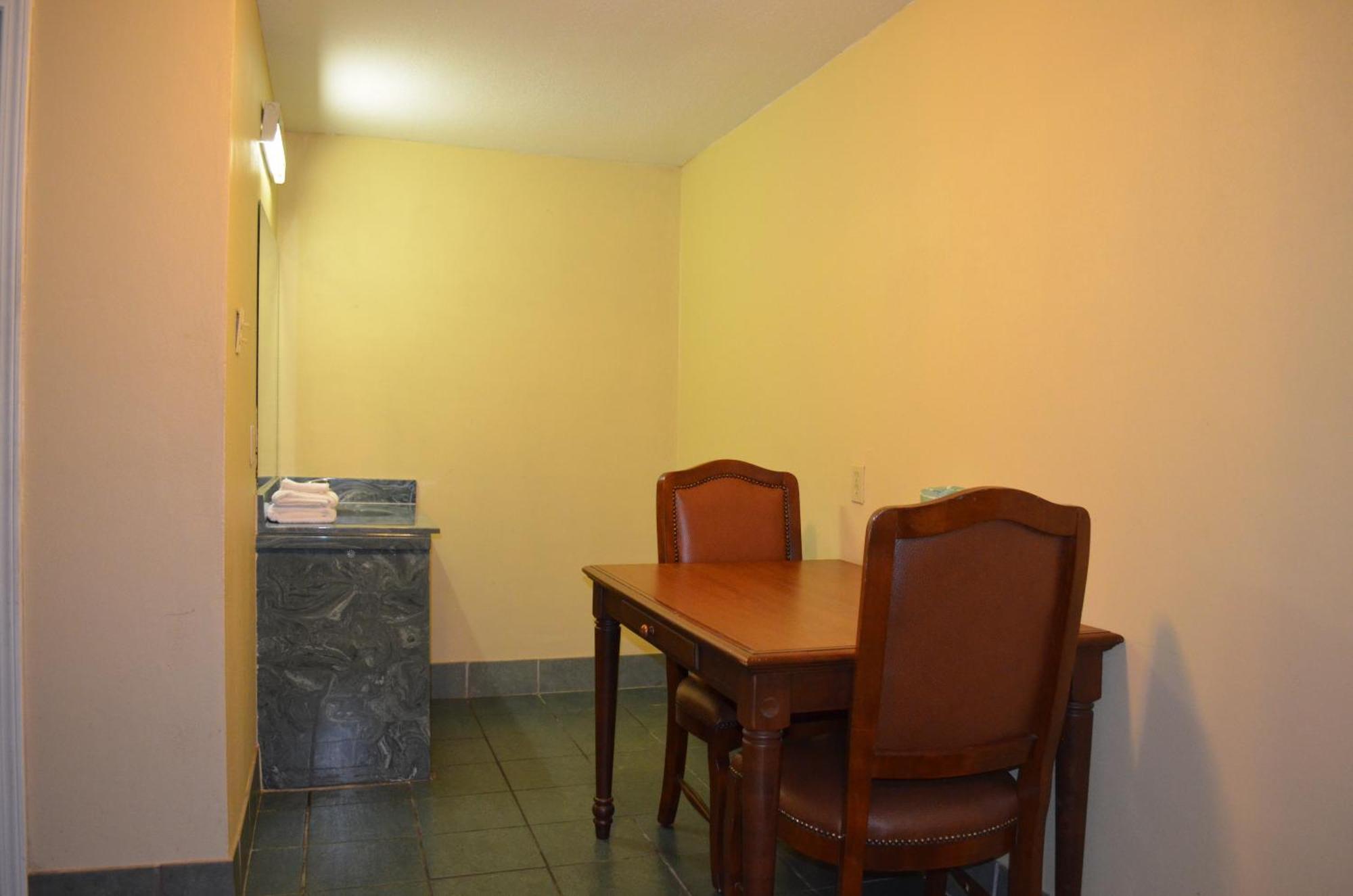Economy Inn New Orleans Arabi Екстериор снимка